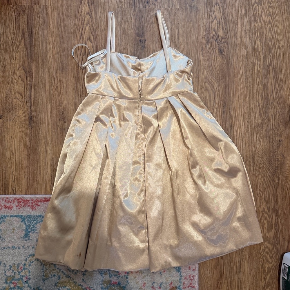 Alexia Admor vintage gold satin dress with bow detail - Picture 4 of 5